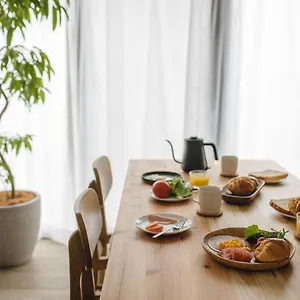 Aparthotel Three
