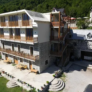 Bed & Breakfast Vellezrit Guri ***